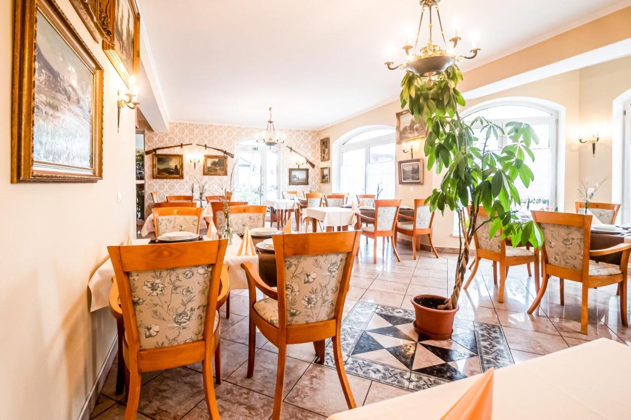 Hotel Squash Centrum Приевица Екстериор снимка