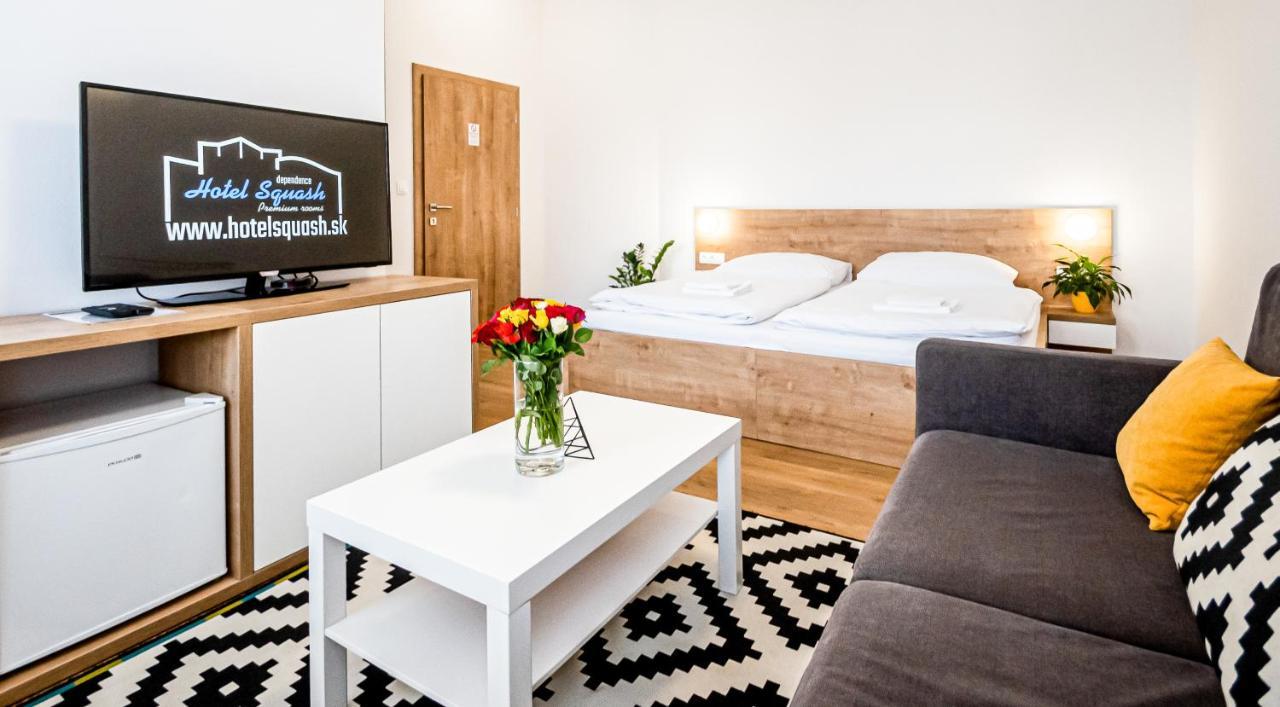 Hotel Squash Centrum Приевица Екстериор снимка