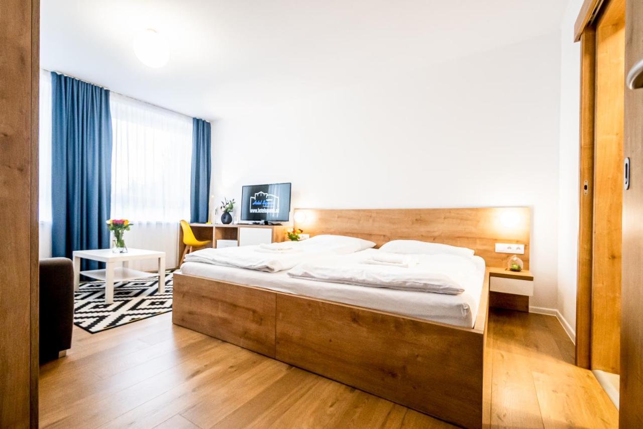Hotel Squash Centrum Приевица Екстериор снимка