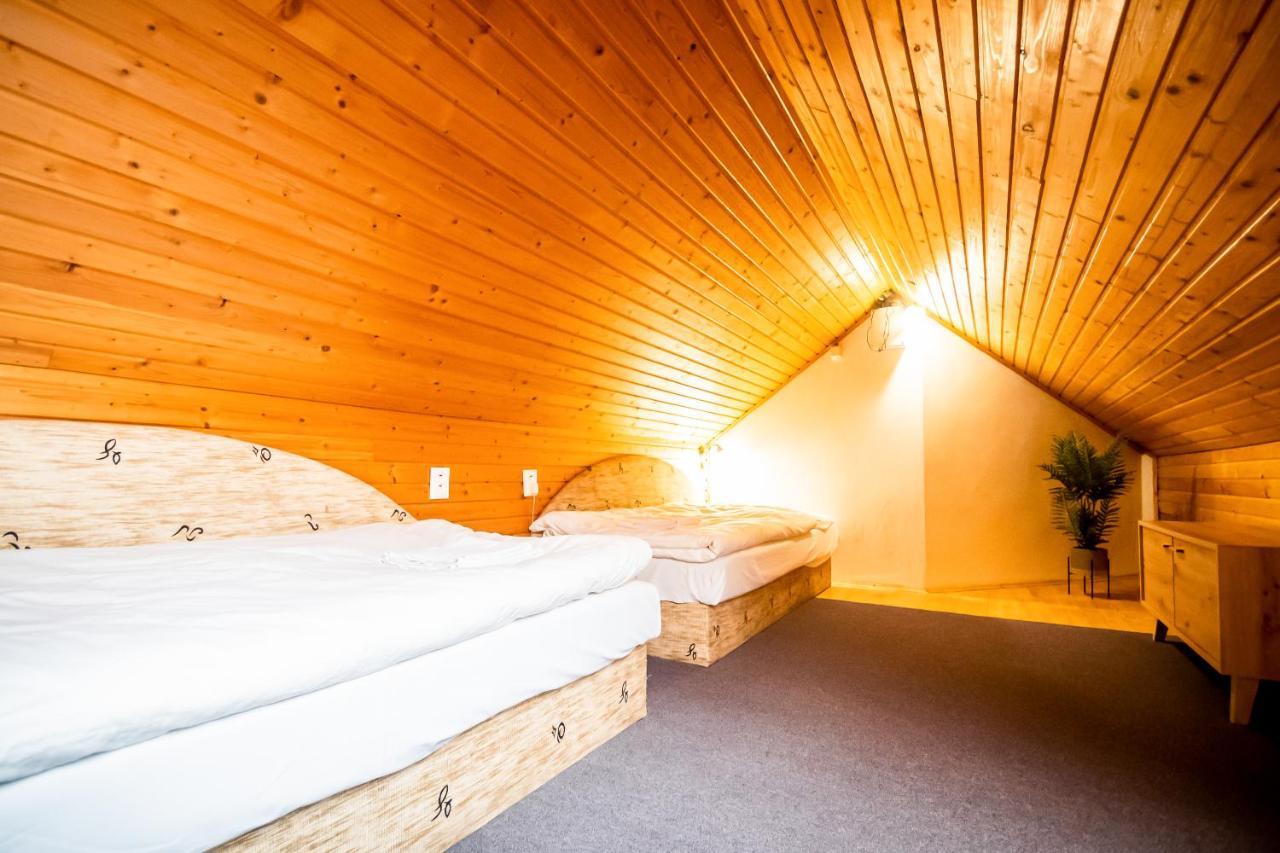 Hotel Squash Centrum Приевица Екстериор снимка