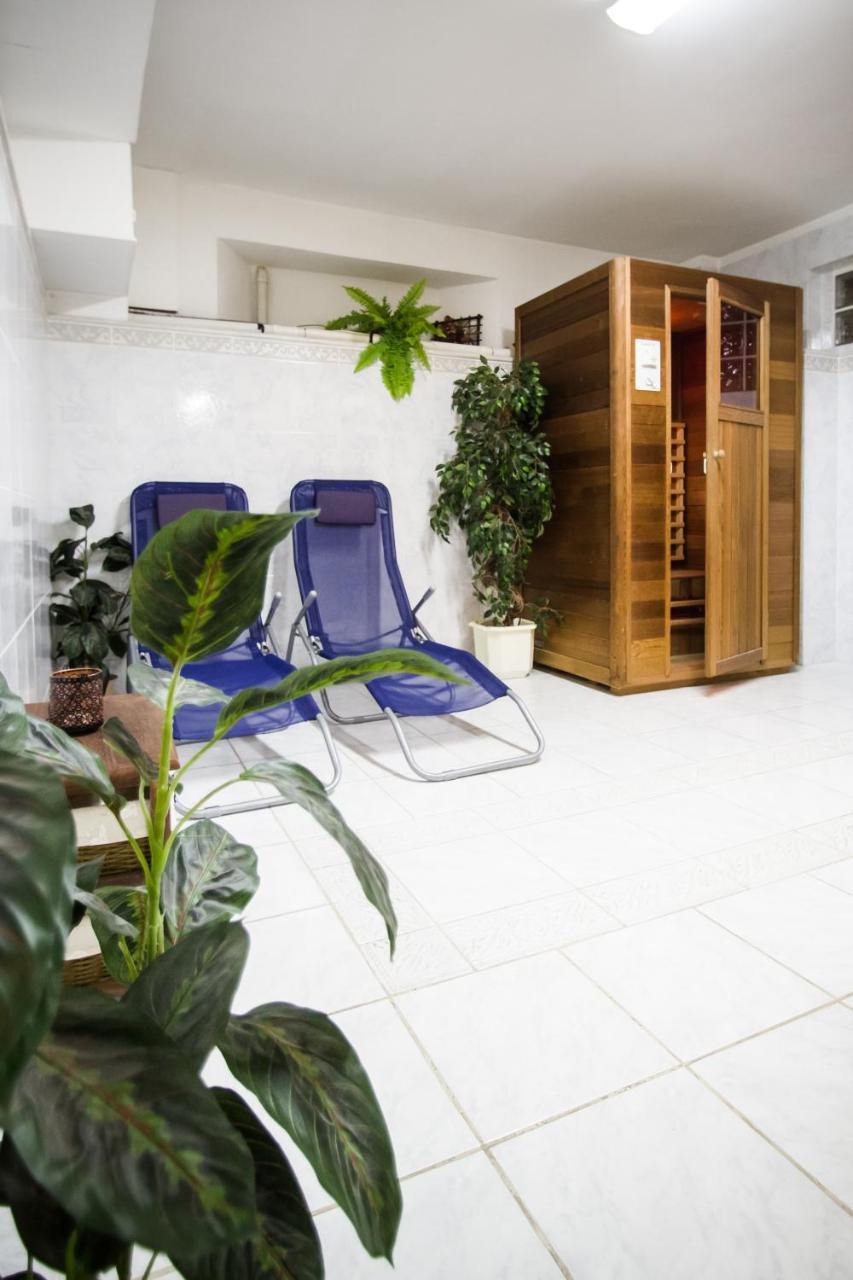 Hotel Squash Centrum Приевица Екстериор снимка
